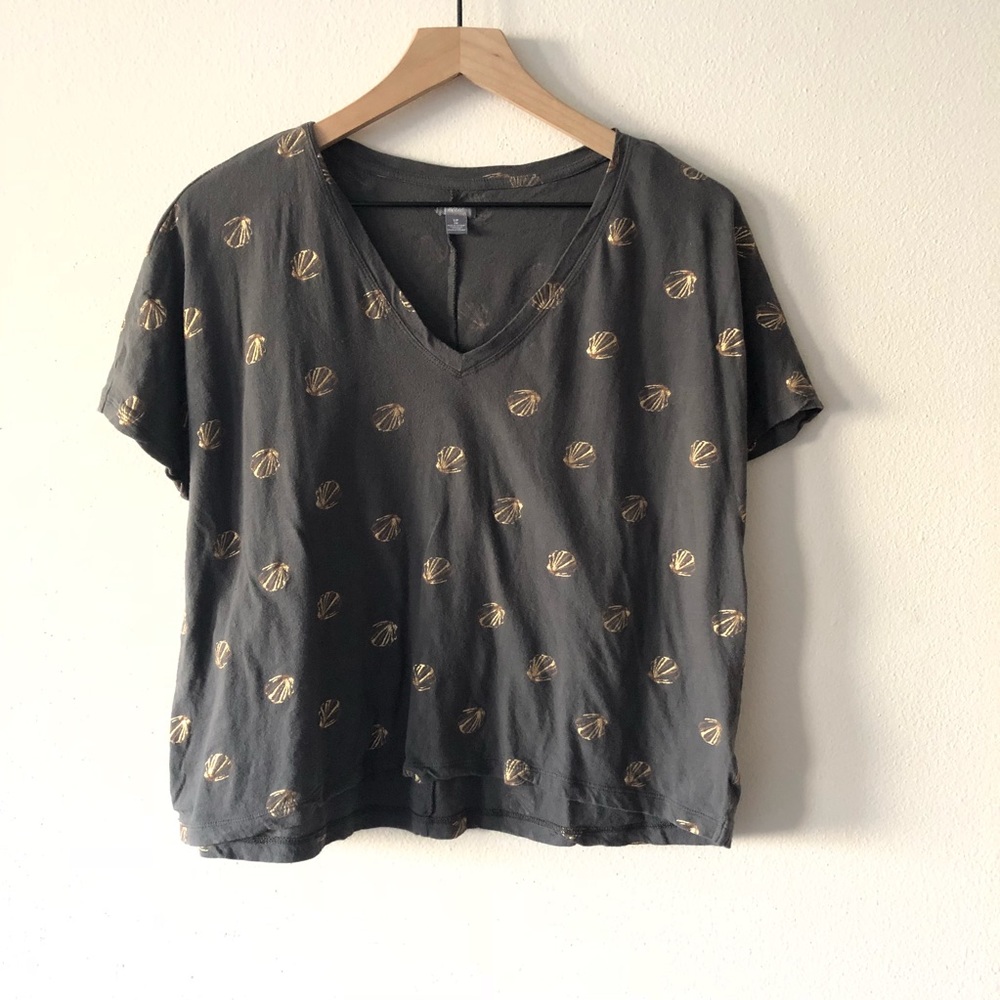 Aerie graphic shell casual tee size small